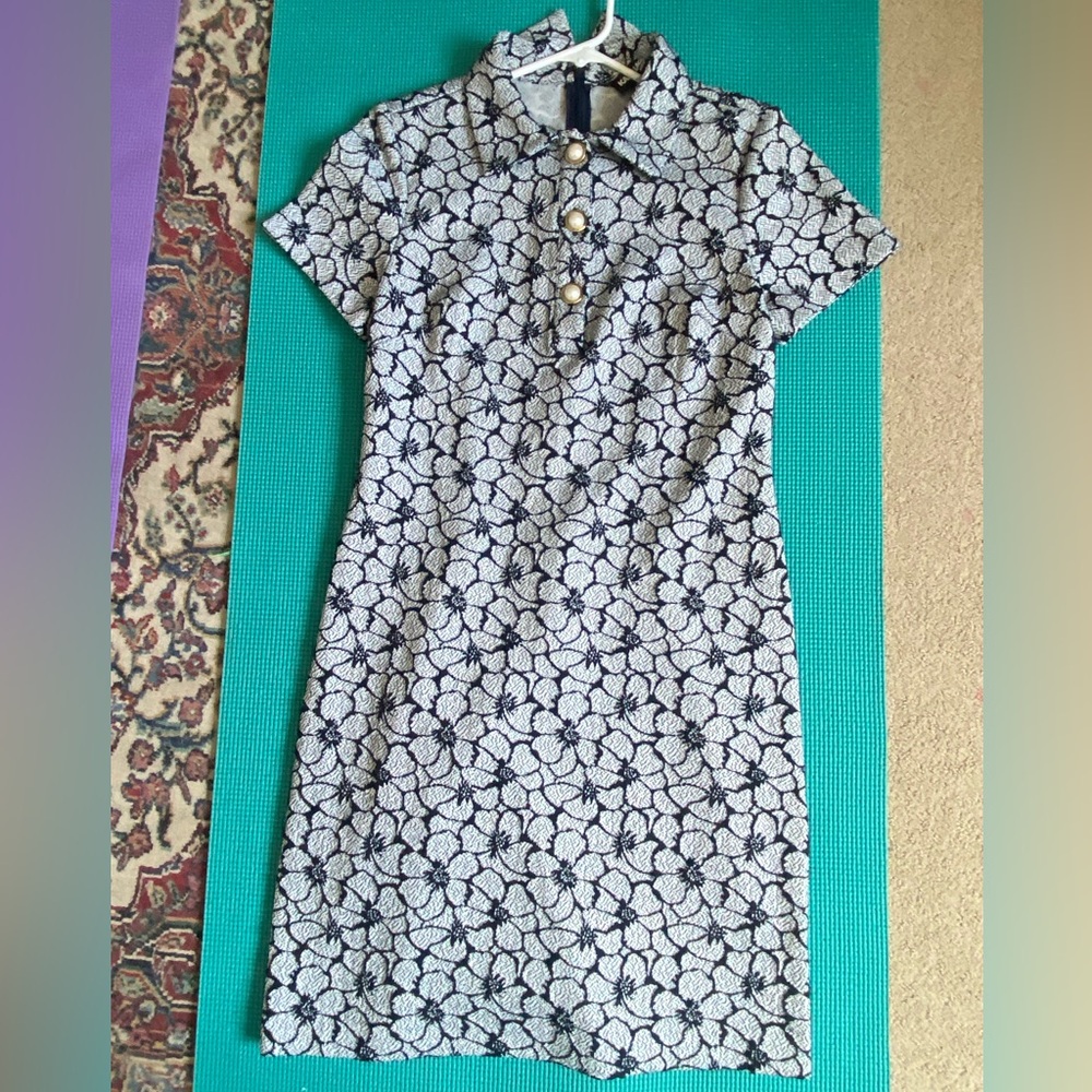 Sz 4 Karl Lagerfeld Knee Length dress